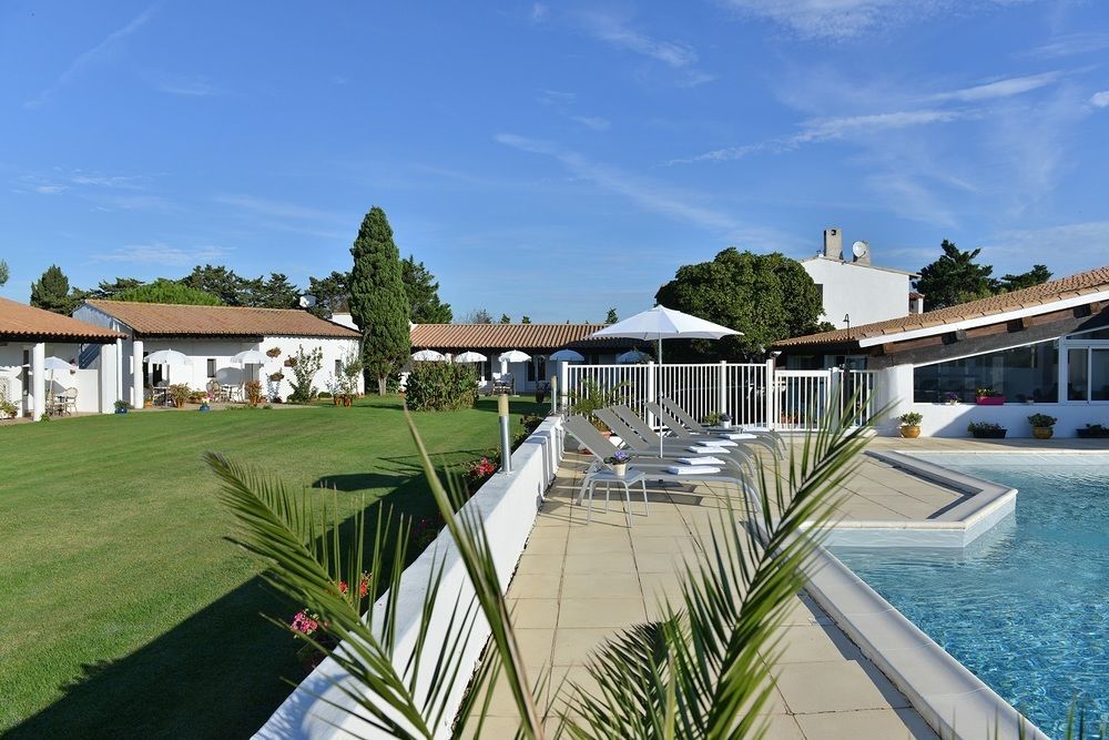 Mas De La Grenouillere Hotel Et Centre Equestre En Pleine Nature Saintes-Maries-de-la-Mer Buitenkant foto