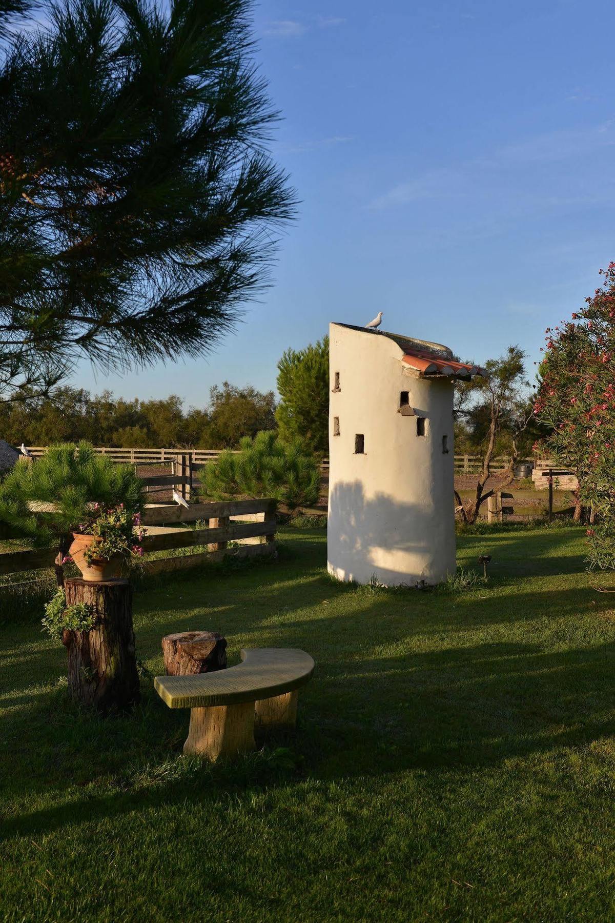 Mas De La Grenouillere Hotel Et Centre Equestre En Pleine Nature Saintes-Maries-de-la-Mer Buitenkant foto